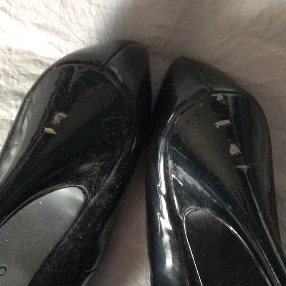 Vera Wang Black Heels - Picture 3 of 3